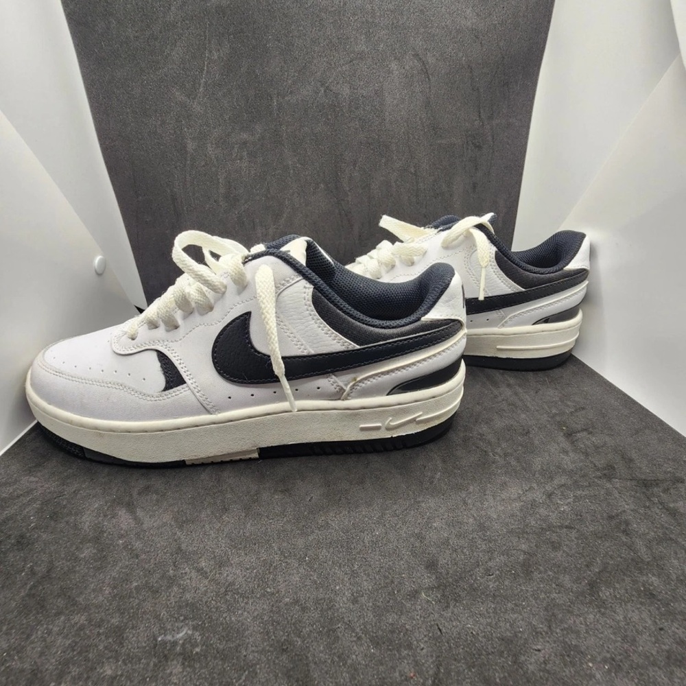 Nike GAMMA FORCE Women's WHITE/BLACK Athletic Sneaker Size 9 Shoes